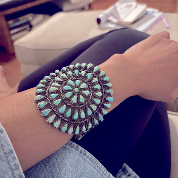 Giant 3 inches wide sterling turquoise Native American bangle. - Picture 11 of 12